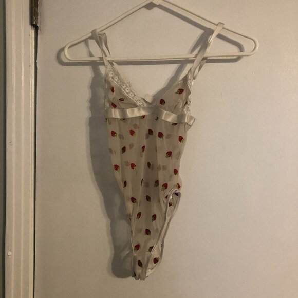 ASOS Design Embroidered Strawberry Sheer Bodysuit Sz 0 - Picture 1 of 4